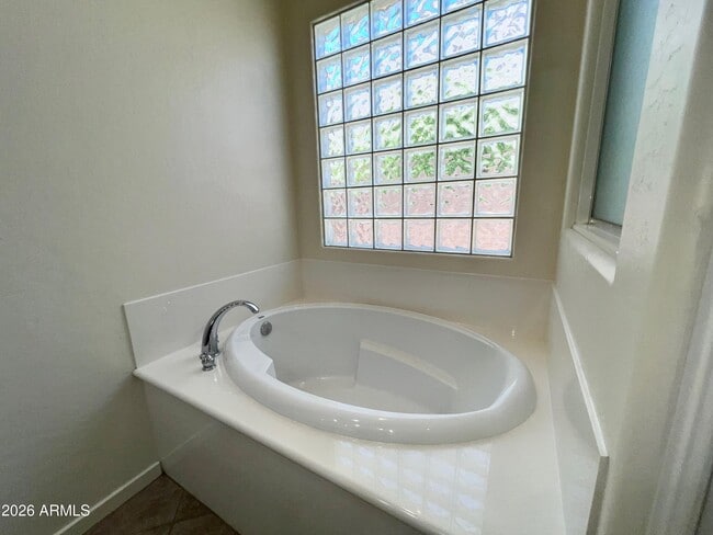 Building Photo - 14313 W Alvarado Dr