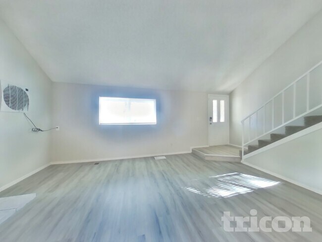 Building Photo - 2878 Goldy Way