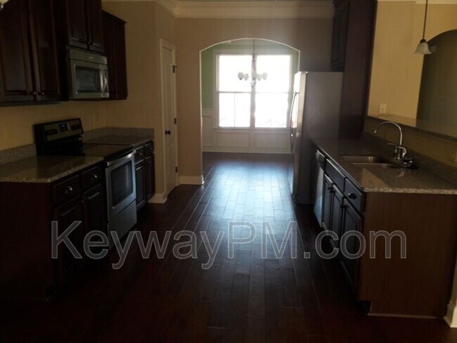 Building Photo - 830 Erika Ln