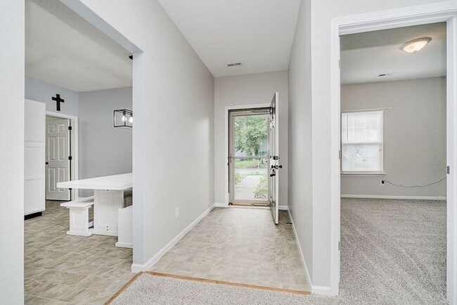 Building Photo - 15544 Dusty Trail