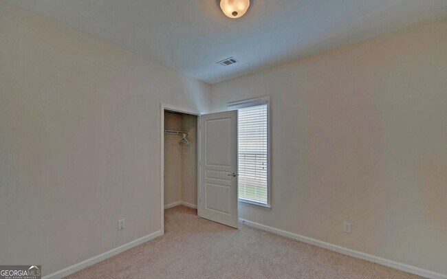 Building Photo - 6218 Azalea Way