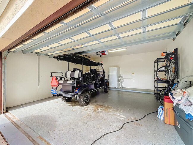 Building Photo - 1143 Canoe Point