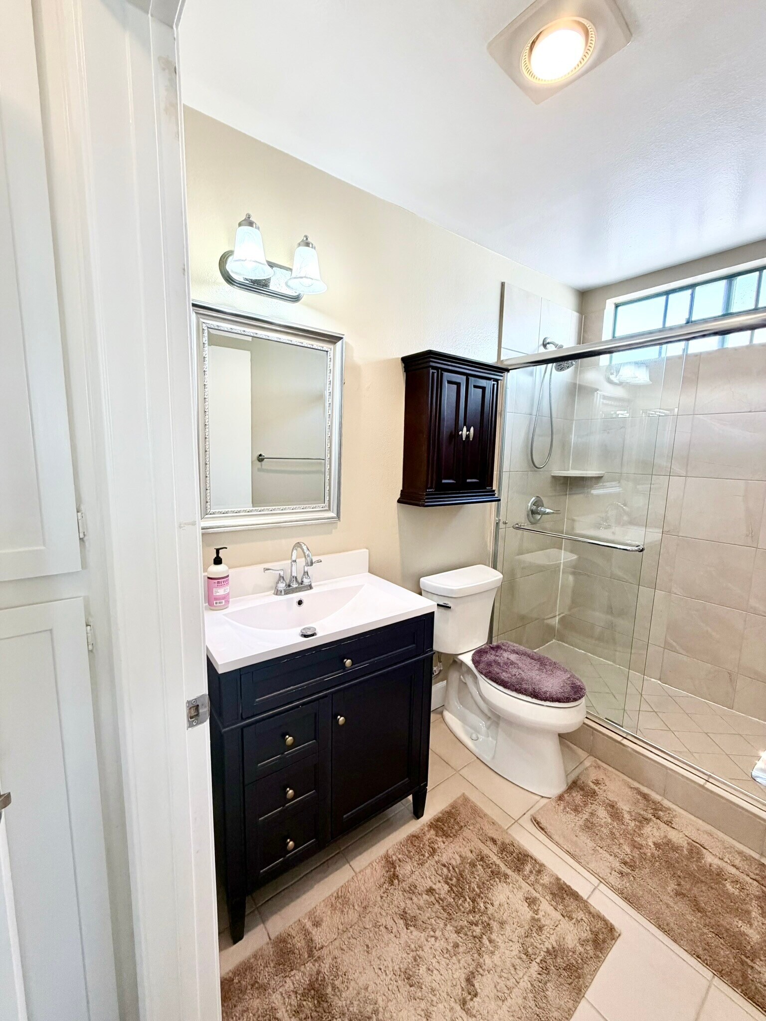 Building Photo - 1430 Colby Ave