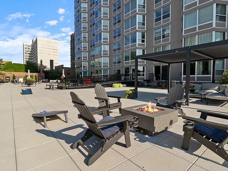 Building Photo - 720 W Gordon Terrace