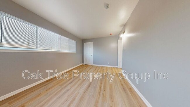 Building Photo - 418 6th St