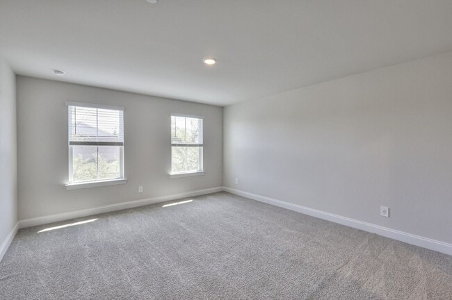 Building Photo - New Townhome in a prime location in Gallatin