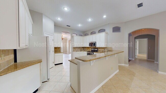 Building Photo - 11861 Lake Fern Dr