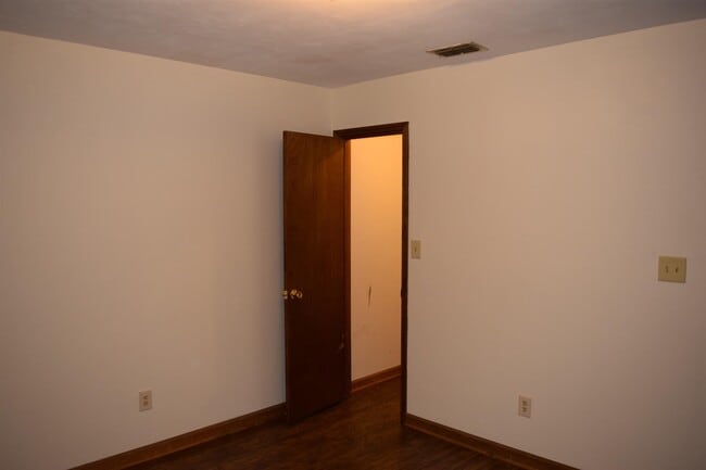 Building Photo - 2646 Millbank Dr