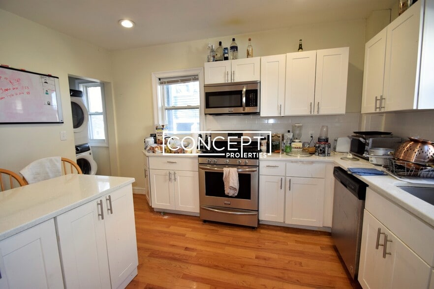 Building Photo - 9-11 Winter Hill Rd. Unit 9CP