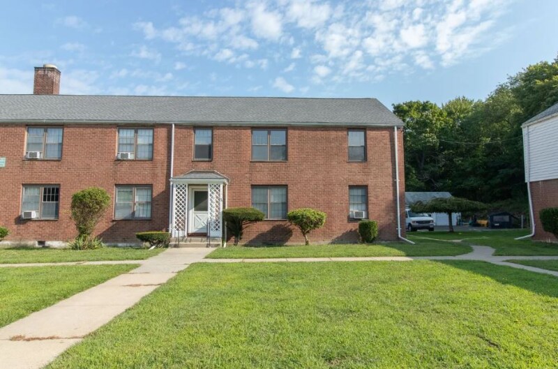 Primary Photo - 35 Nob Hill Cir