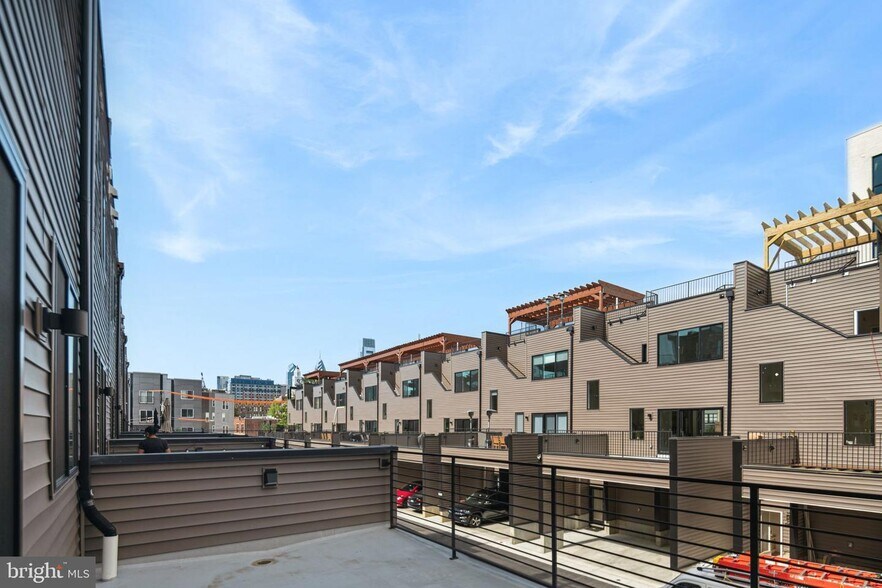 Building Photo - 670 N 13th St