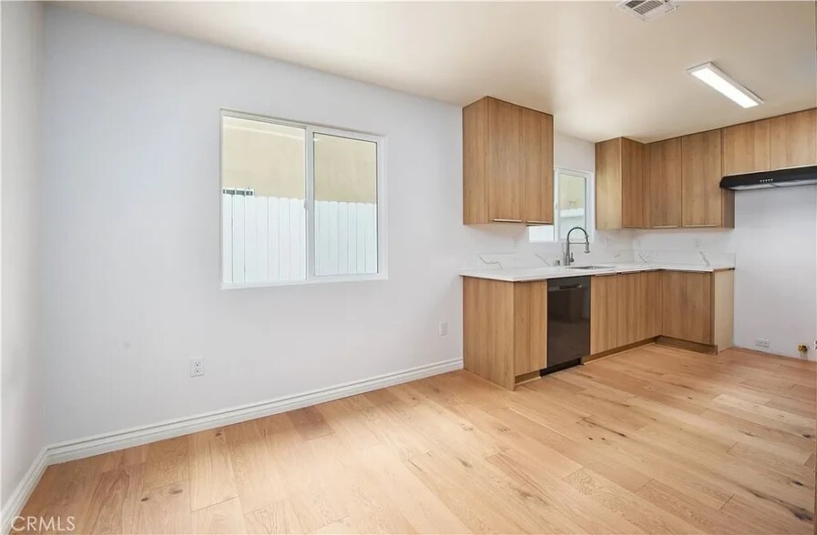 Building Photo - 8839 Cedros Ave