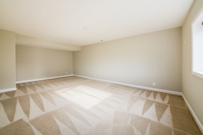 Building Photo - 8865 Sweetshade Dr