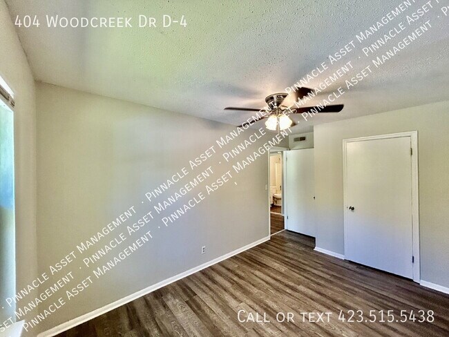 Building Photo - 404 Woodcreek Rd