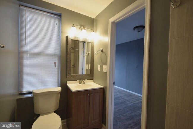 Building Photo - 209 N Milton Ave