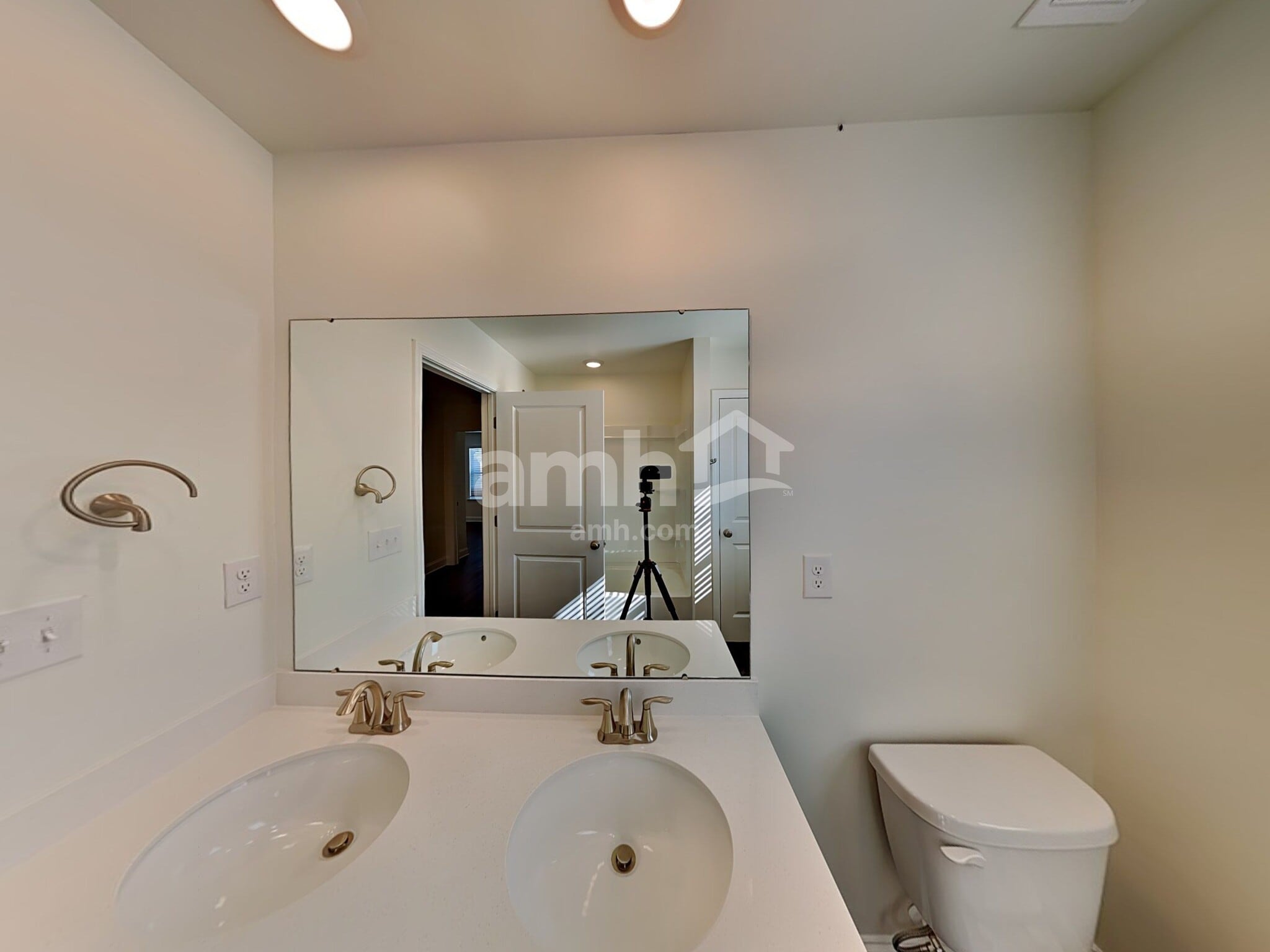 Building Photo - 7424 Garrett Ct