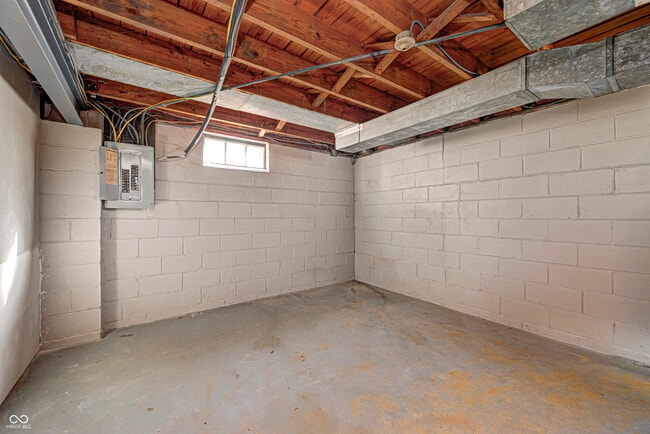 Building Photo - 315 S Webster Ave