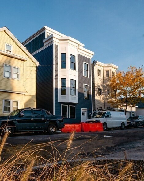 Building Photo - 398 Bremen St