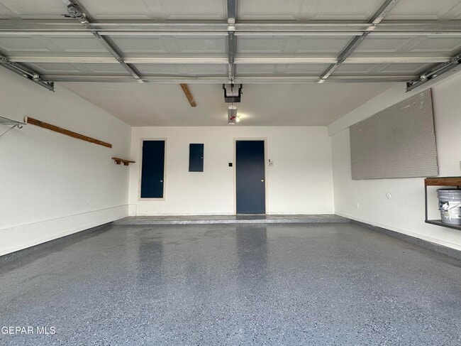 Building Photo - 13260 Emerald Creek Dr