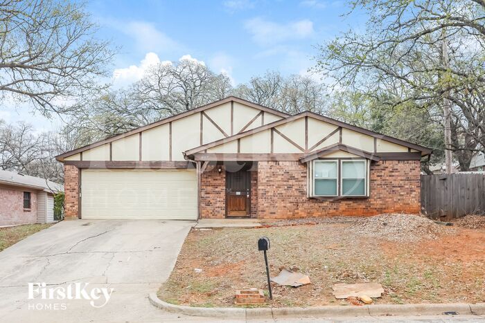 Primary Photo - 4817 Crest Dr