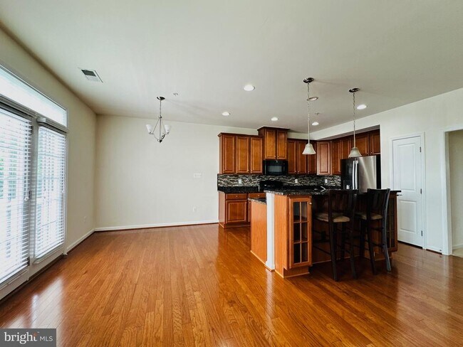 Building Photo - 7396 Brunson Cir