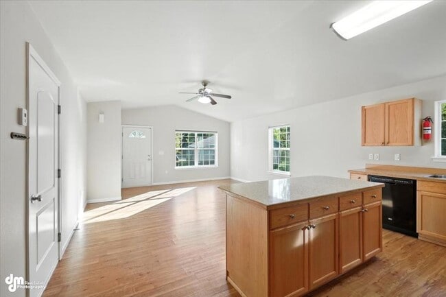 Building Photo - 4866 S Danielle St