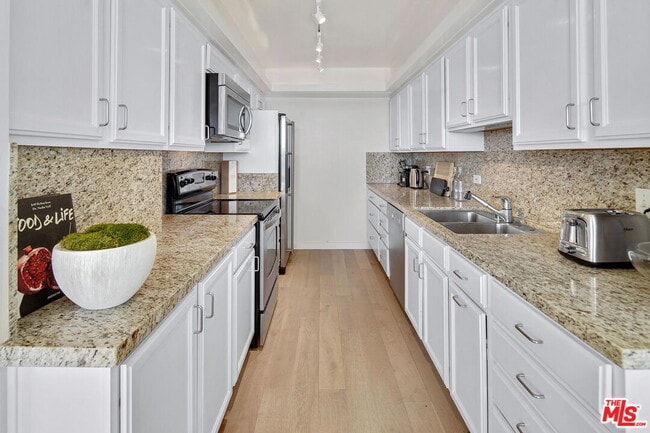 Building Photo - 201 Ocean Ave Ext