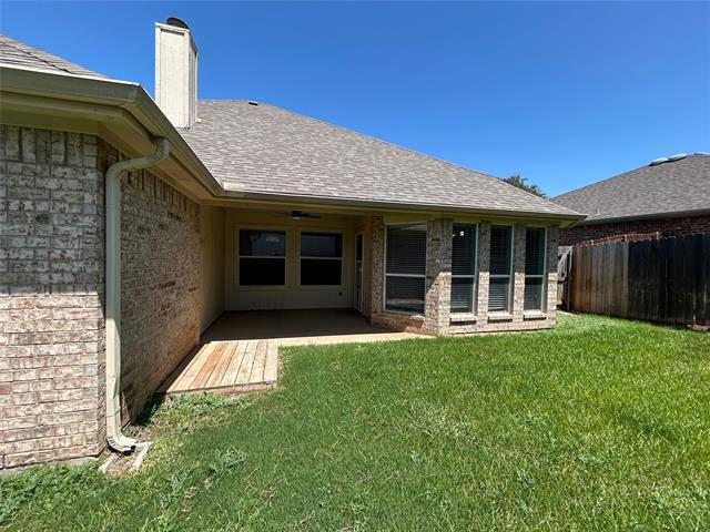 Building Photo - 205 Carriage Dr