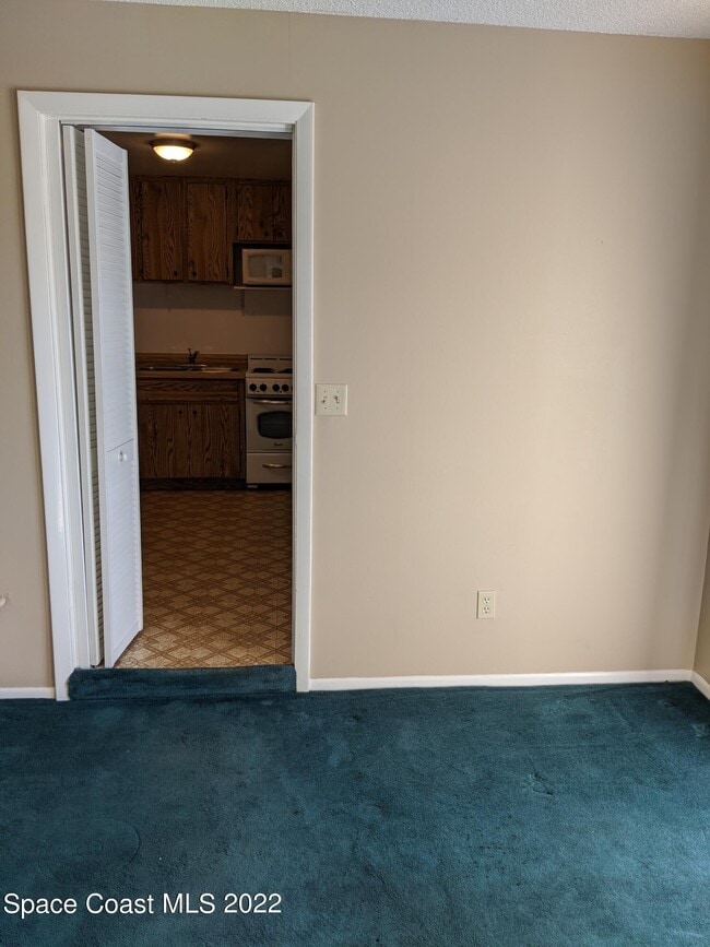 Building Photo - 108 Barton Ave