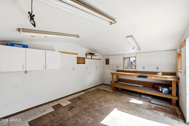 Building Photo - 8520 W Alice Ave