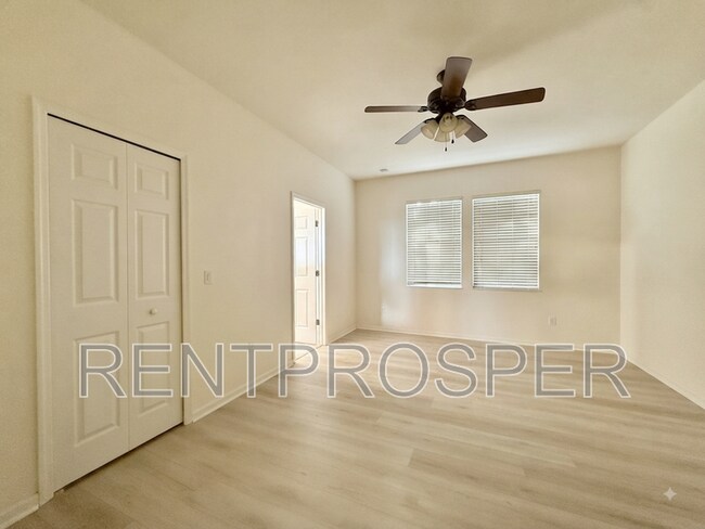 Building Photo - 449 Glastonbury Dr