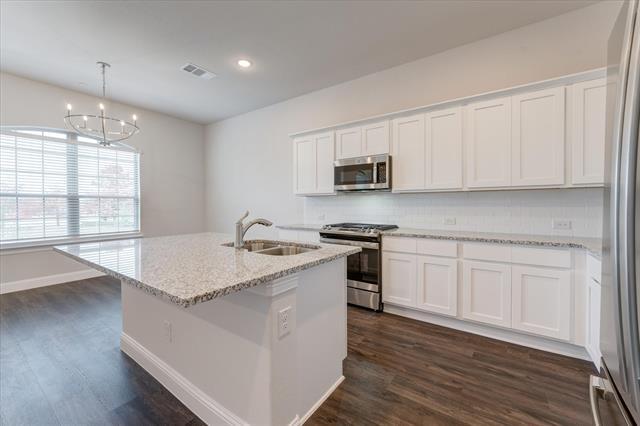 Building Photo - 6580 Iron Horse Blvd