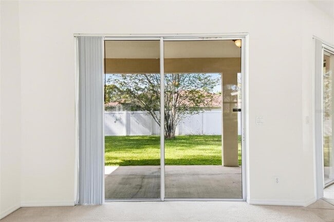 Building Photo - 29 E Diamond Dr