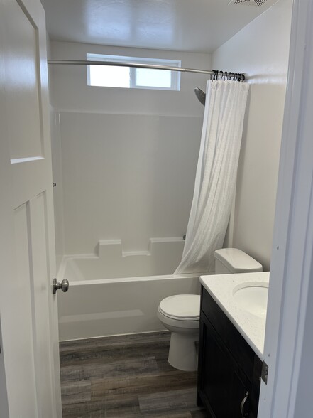 Bathroom - 685 W Roxbury St