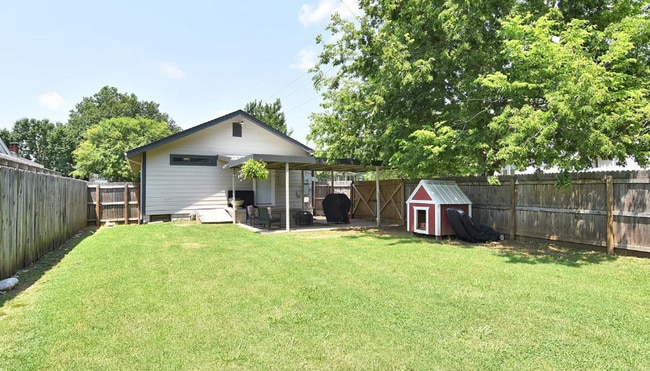 Building Photo - Midtown 2-bed, 2-bath Available Mid August!