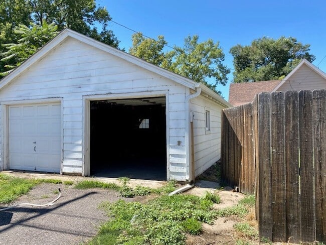 Building Photo - Mountain View Bungalow w/Garage and A/C