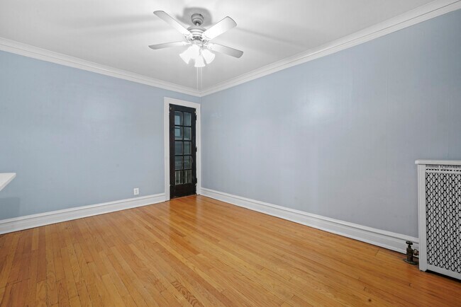 Building Photo - 304 S Kenilworth Ave