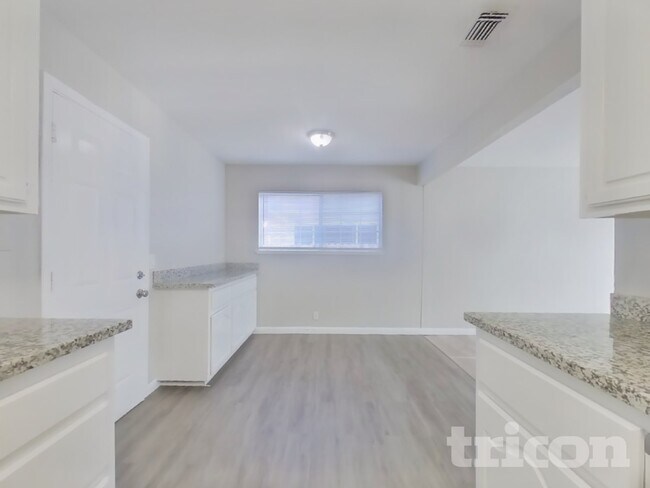 Building Photo - 1276 Alderwood Way