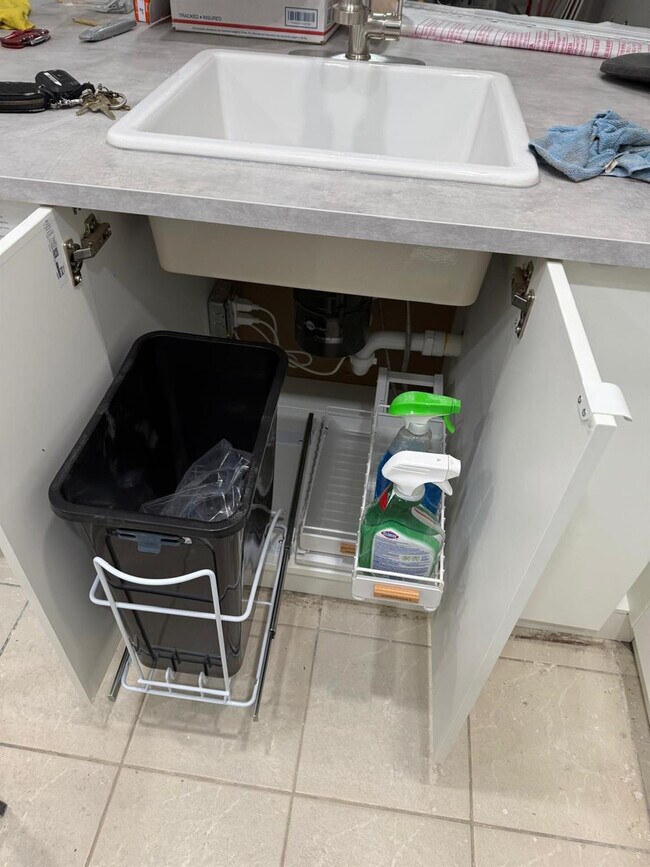 Building Photo - 16465 NE 22nd Ave