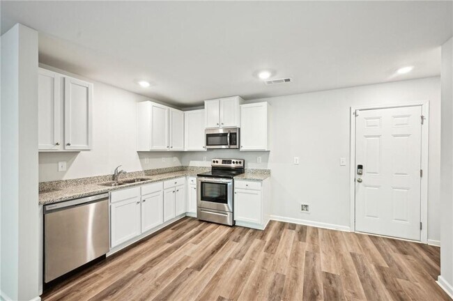 Building Photo - 4437 Ben Hill Rd