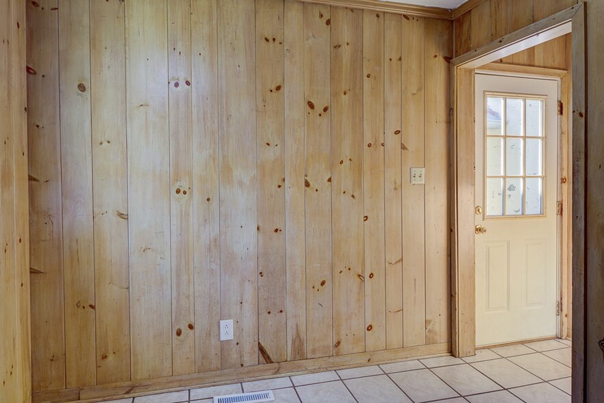 Building Photo - 514 Hillsborough St