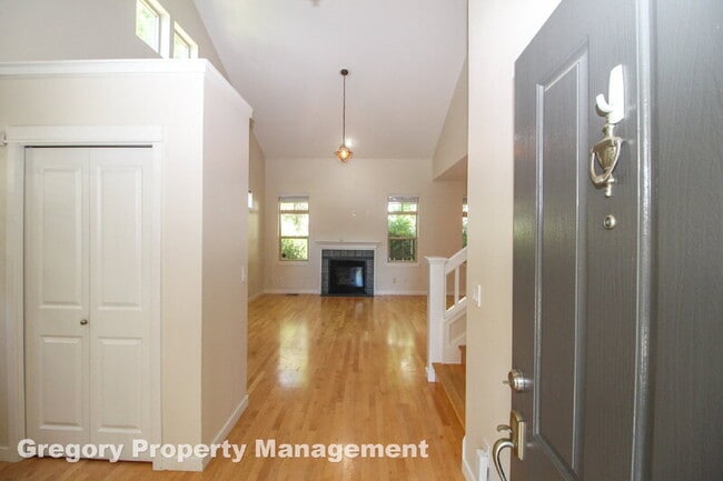 Building Photo - 15720 NE 95th Way