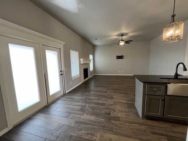 Building Photo - 3309 Welling Rd