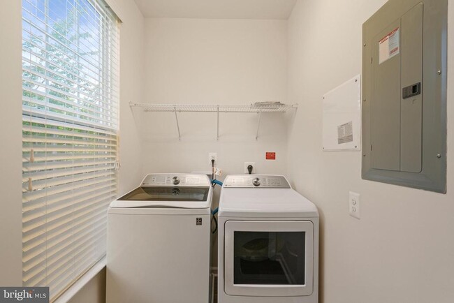 Building Photo - 116 Apricot St