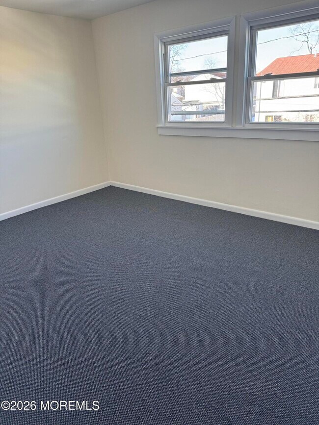 Building Photo - 14 Jahn St