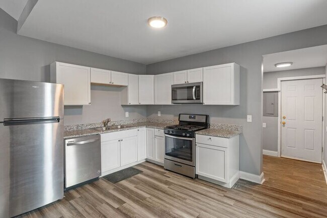 Building Photo - 41 N Beville Ave