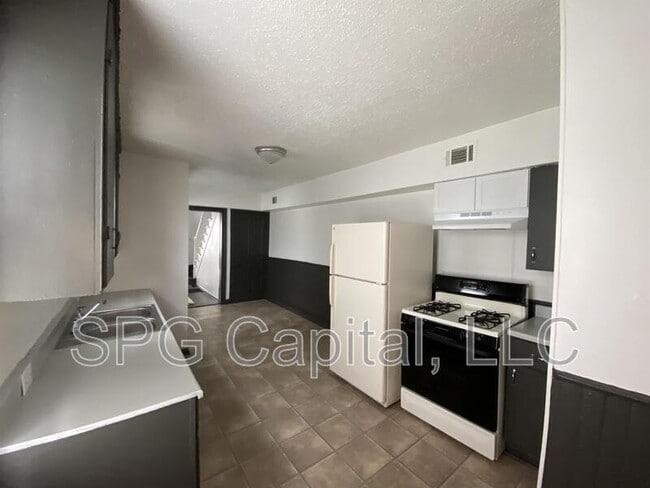 Building Photo - 37 N Hartley St