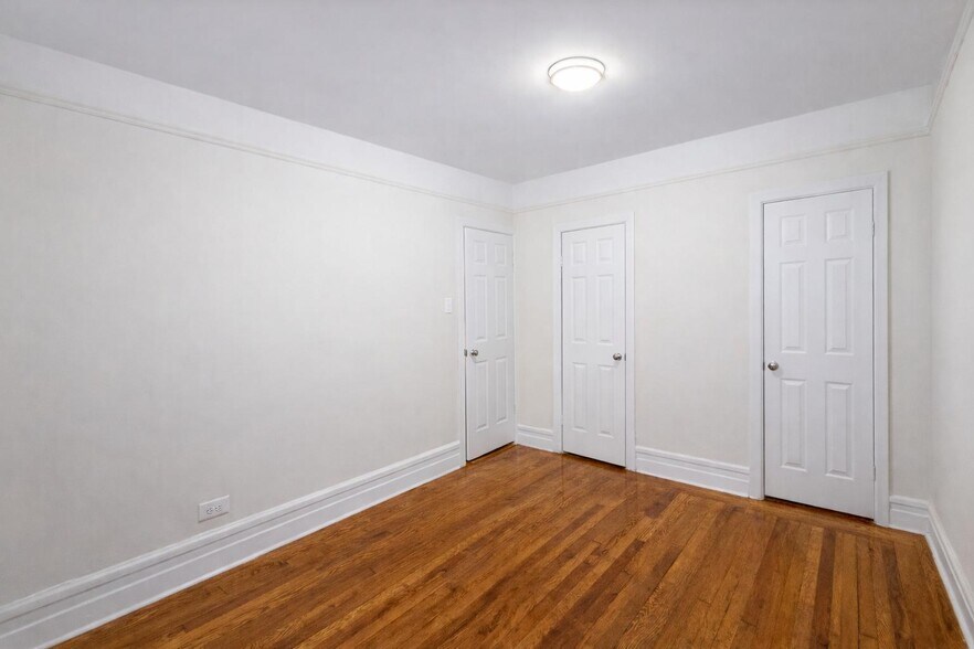 Building Photo - 717 W 177th St