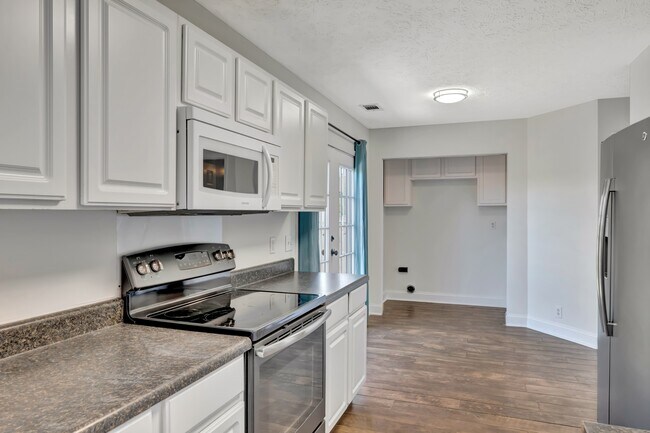 Building Photo - 7109 Commonwealth Cir