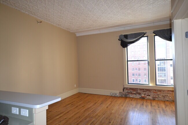 Building Photo - 1 Oakes St SW